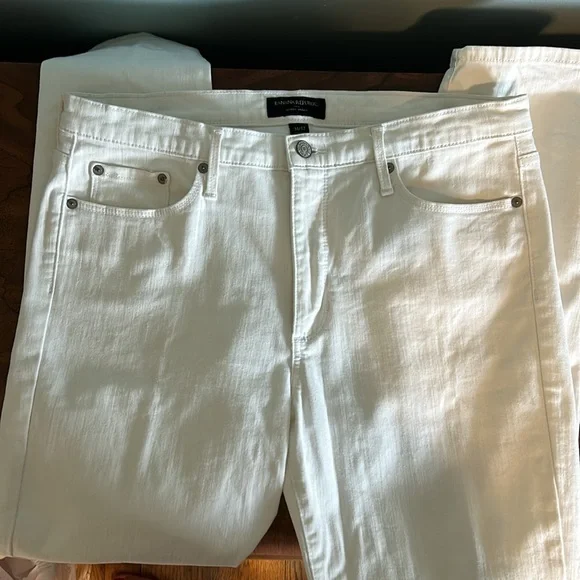 Banana Republic White Jeans - Picture 3 of 6